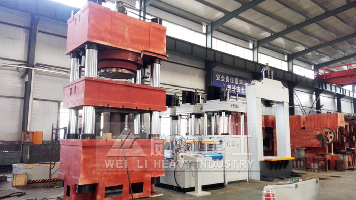 柳州客戶訂購(gòu)1300噸四柱液壓機(jī)