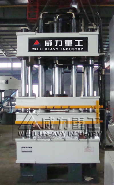 200噸四梁四柱液壓機(jī)（薄板拉伸液壓機(jī)）