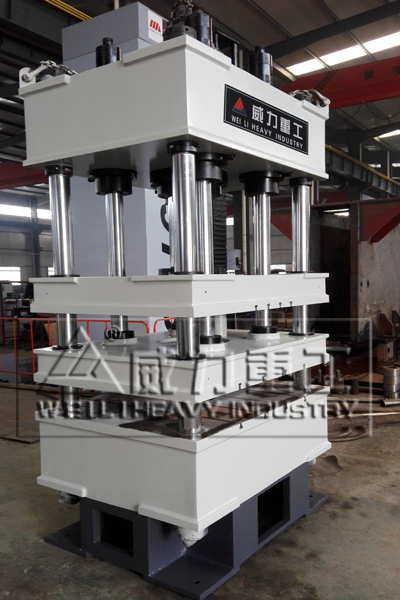 200噸液壓機(jī)使用現(xiàn)場(chǎng)