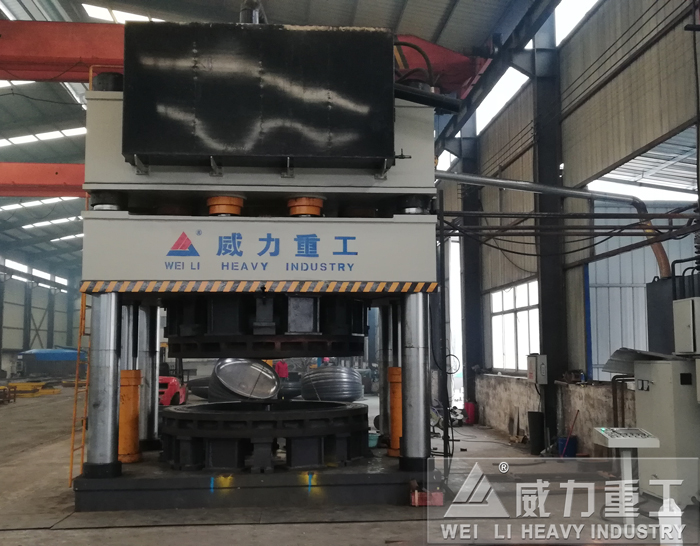 4000噸四柱液壓機廣泛應用于汽車配件
