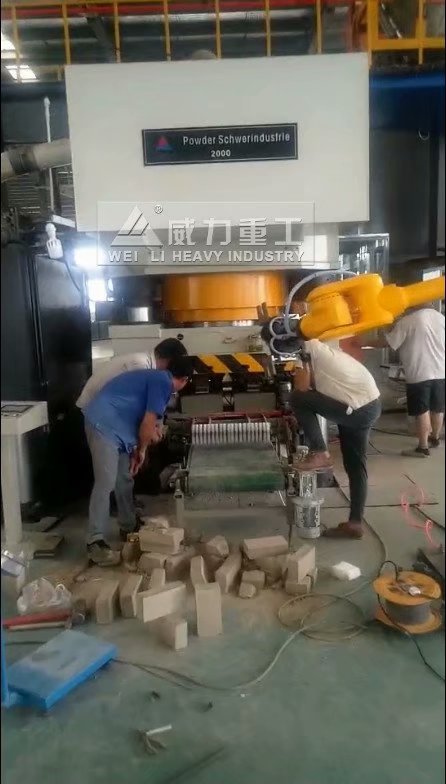 自動化成型液壓機(1000噸液壓機)