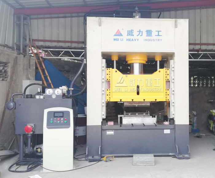 汽車沖壓件客戶使用液壓機(jī)