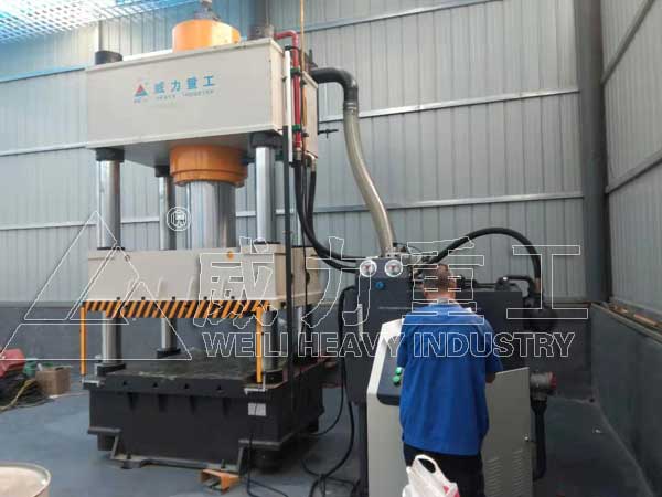 500噸伺服四柱液壓機(jī)地溝蓋板成型機(jī)