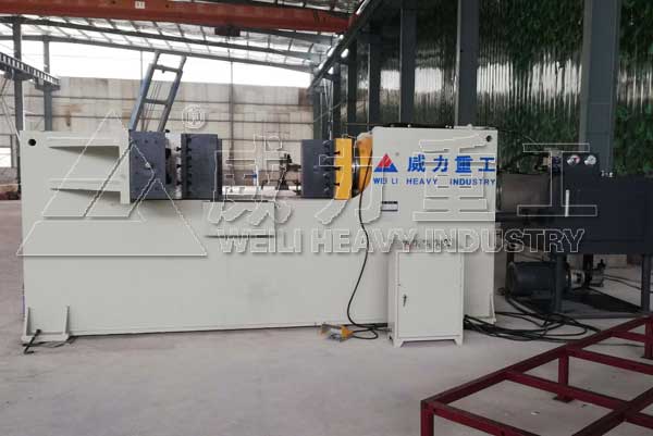 400噸臥式液壓機(jī)客戶(hù)使用現(xiàn)場(chǎng)