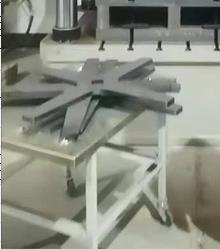 液壓機(jī)壓制成型的輪椅支架